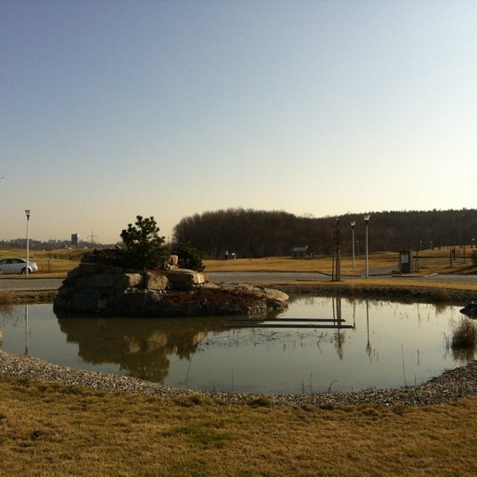 Foto tirada no(a) Golf Resort Black Bridge por Jan R. em 3/21/2012