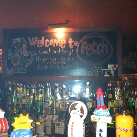 Снимок сделан в Fetch Bar and Grill пользователем Eduardo V. 7/14/2012