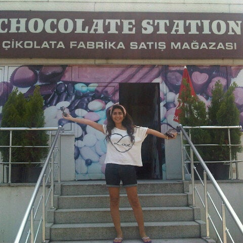 Foto scattata a CKLT Butik Çikolata Mağazası da Yasemin K. il 7/21/2012