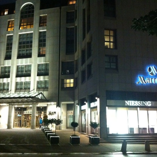 Das Foto wurde bei Hamburg Marriott Hotel von Gear w. am 6/27/2012 aufgenommen