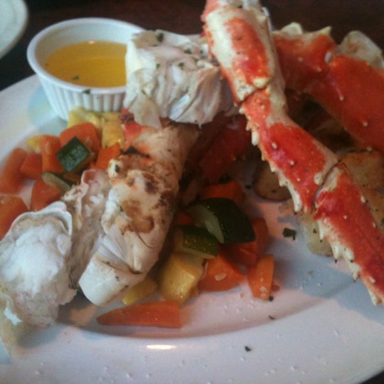 Photo taken at Blue Water Seafood by Daryl C. on 5/28/2012