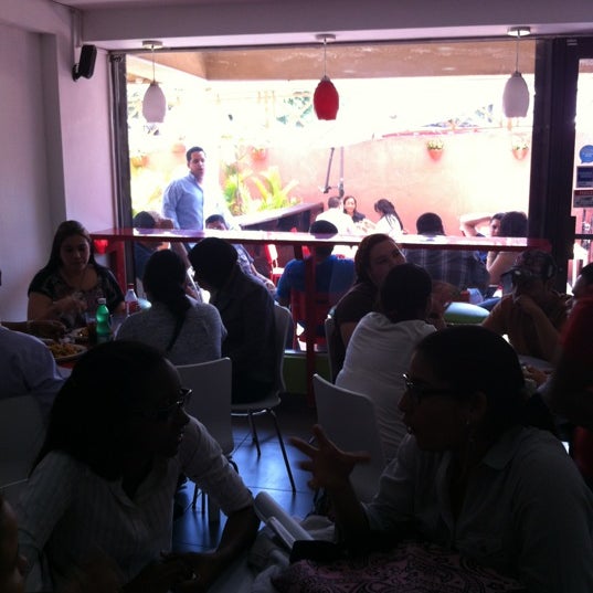 3/29/2012 tarihinde Felix N.ziyaretçi tarafından Jalapeños Mex Restaurant'de çekilen fotoğraf
