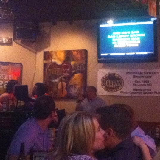 3/24/2012 tarihinde Doug D.ziyaretçi tarafından Harpo&#39;s Bar and Grill'de çekilen fotoğraf