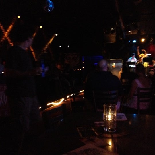 8/17/2012 tarihinde Kyle Y.ziyaretçi tarafından Tiger Bar'de çekilen fotoğraf