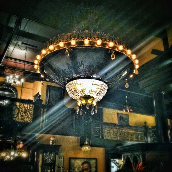 The Old Spaghetti Factory Italian Restaurant in Honolulu