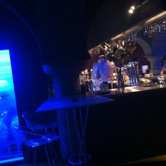 3/17/2012 tarihinde Petr K.ziyaretçi tarafından Music Bar Phenomen'de çekilen fotoğraf