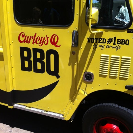 6/26/2012 tarihinde Andrew F.ziyaretçi tarafından Curley&#39;s Q BBQ Food Truck &amp; Catering'de çekilen fotoğraf