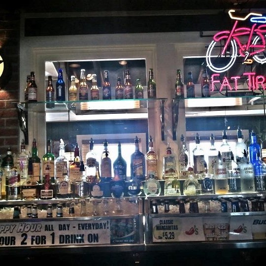 Photo taken at Chili&#39;s Grill &amp; Bar by Mike M. on 3/21/2012