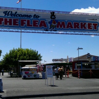รูปภาพถ่ายที่ San Jose Flea Market โดย Robin D. เมื่อ 6/23/2012