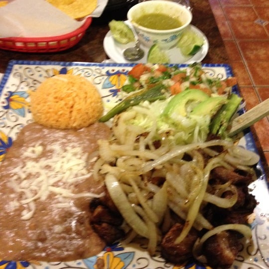 รูปภาพถ่ายที่ Maria&#39;s Mexican Restaurant โดย Lloyd B. เมื่อ 3/30/2012