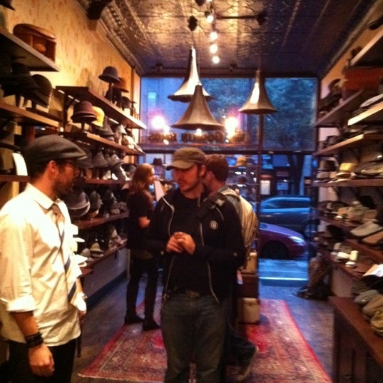 10/1/2011にKR E.がGoorin Bros. Hat Shop - Park Slopeで撮った写真