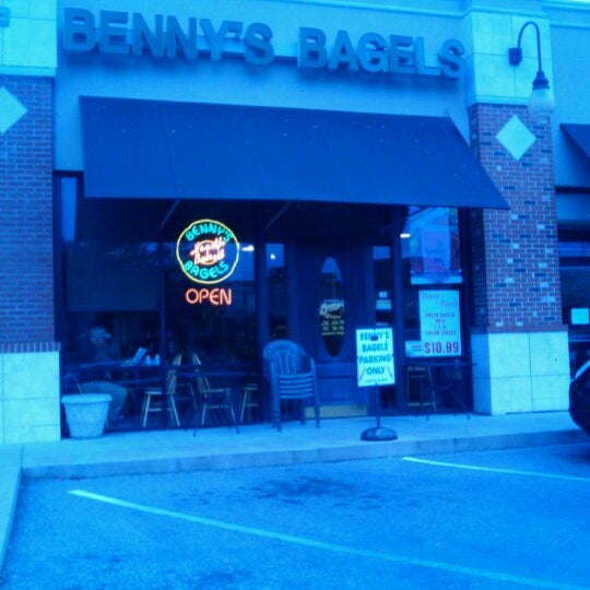 Photo taken at Benny&#39;s Bagels Lakewood by Bartley W. on 1/31/2012