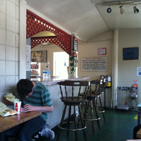 รูปภาพถ่ายที่ Hungry Pocket Falafel House โดย Kate P. เมื่อ 7/3/2012