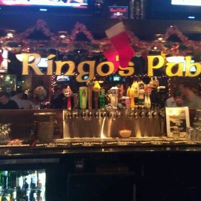 Foto scattata a Ringo&#39;s Pub da Brad M. il 12/15/2011