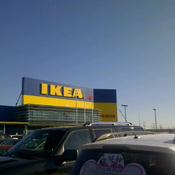 Das Foto wurde bei IKEA Vaughan von Angela H. am 1/8/2012 aufgenommen