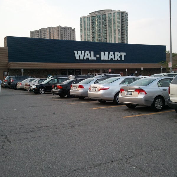 Walmart Supercentre Toronto'da Hipermarket