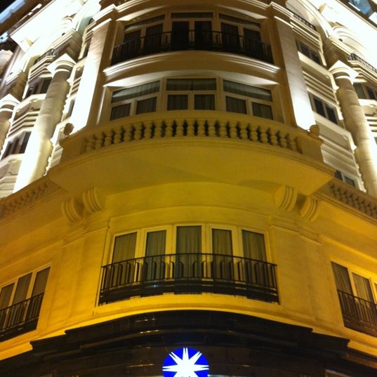 Das Foto wurde bei Melia Plaza Hotel Valencia von Francesc H. am 3/1/2012 aufgenommen