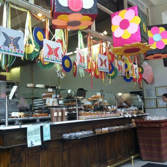 7/19/2012 tarihinde zizooziyaretçi tarafından Corner Cafe and Bakery'de çekilen fotoğraf