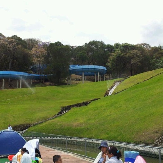 Das Foto wurde bei Parque Acuático Ixtapan de la Sal von Jehosabeat am 3/18/2012 aufgenommen