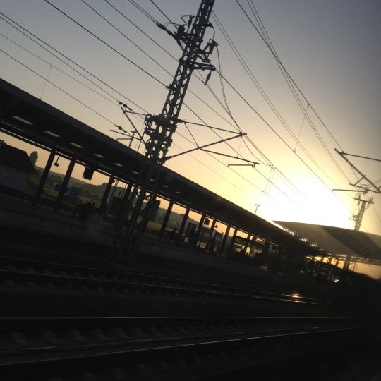 Foto tomada en Bahnhof Montabaur  por Kirby T. el 8/19/2012