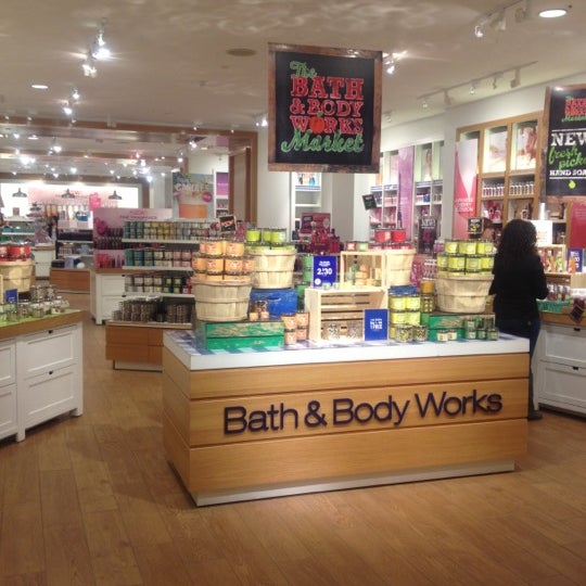 Bath Body Works Cosmetics Store in Southwest Calgary