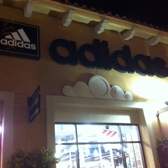 Adidas Outlet Store - de artículos deportivos en International of The Americas