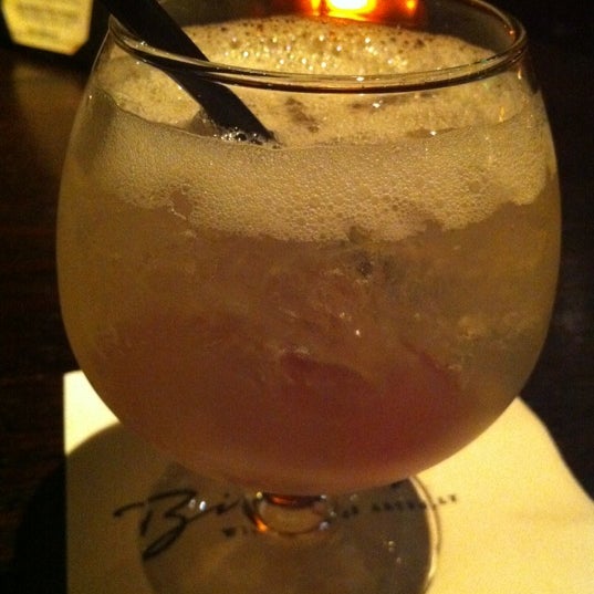 Photo taken at Kimera Restaurant &amp; Lounge by bOn on 1/25/2012