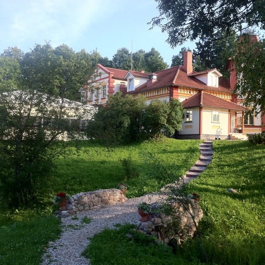 7/16/2011 tarihinde Reinis Z.ziyaretçi tarafından Mārcienas Muiža / Marciena Manor'de çekilen fotoğraf