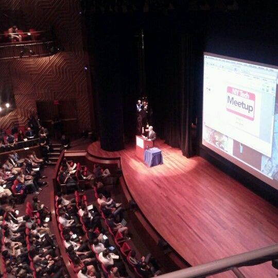 รูปภาพถ่ายที่ NYC Tech Meetup โดย Madho เมื่อ 10/11/2011