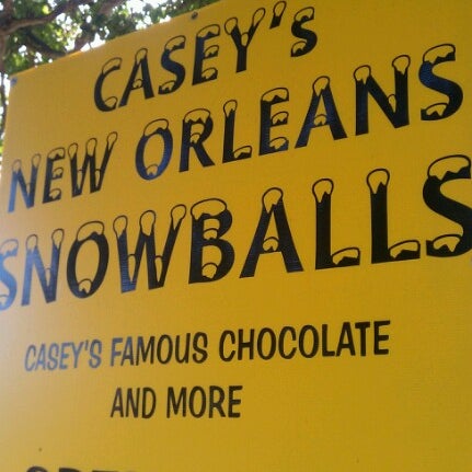 รูปภาพถ่ายที่ Casey&#39;s New Orleans Snowballs โดย Christi G. เมื่อ 6/16/2012