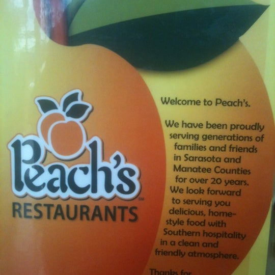 Photo prise au Peach&#39;s Restaurant - Ellenton par Rebecca and Jeff C. le3/11/2012