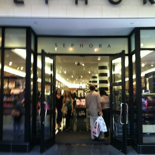 SEPHORA Ala Moana Kakaako'da Kozmetik Mağazası