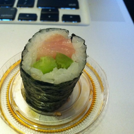 Снимок сделан в Iron Sushi пользователем Phil T. 11/24/2011