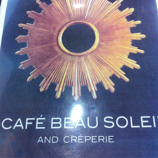 Photo prise au Cafe Beau Soleil par Maria P. le3/18/2012