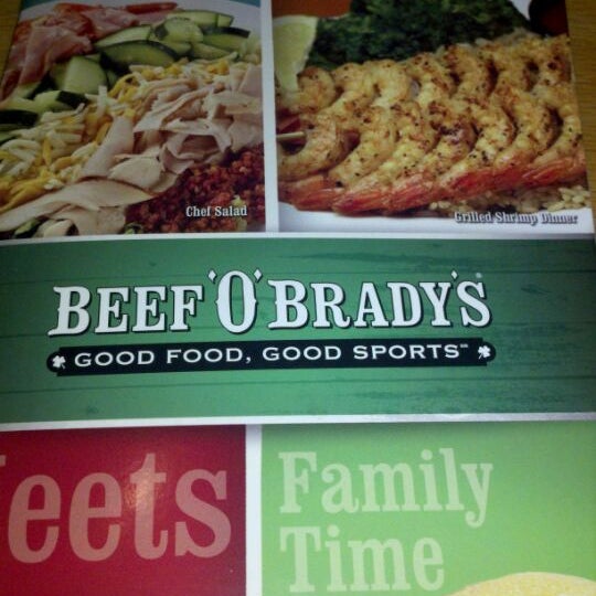Photo taken at Beef &#39;O&#39; Brady&#39;s by Michael U. on 10/2/2011