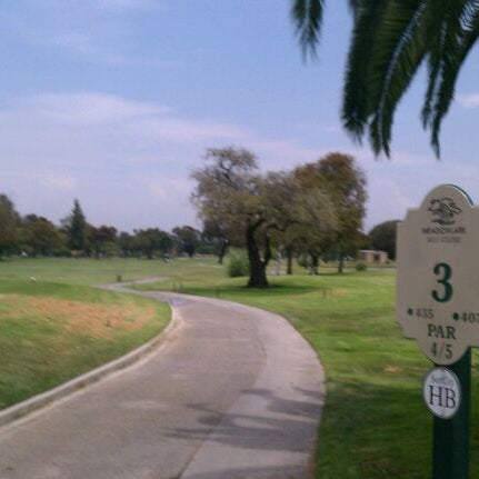 Foto scattata a Meadowlark Golf Course da AJ il 7/7/2011