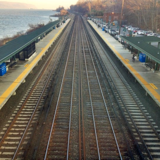 Photos at Metro North Riverdale Station North Riverdale 6 tips