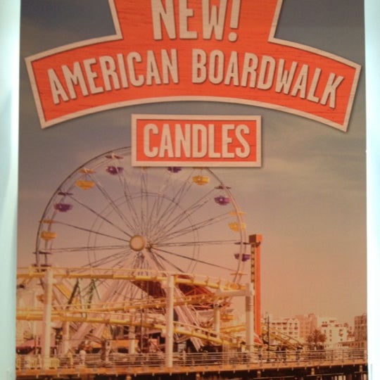 The Summer boardwalk is open at Bath and Body Works, and it smells fantastic.