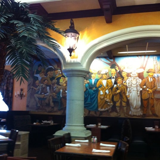 Foto diambil di Abuelo&#39;s Mexican Restaurant oleh Jim . pada 1/14/2011