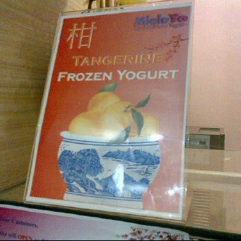 Das Foto wurde bei Mieleyo Premium Frozen Yogurt von Kenny K. am 1/24/2012 aufgenommen