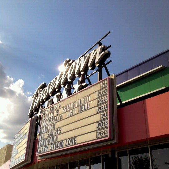 Cinemark Tinseltown USA 映画館