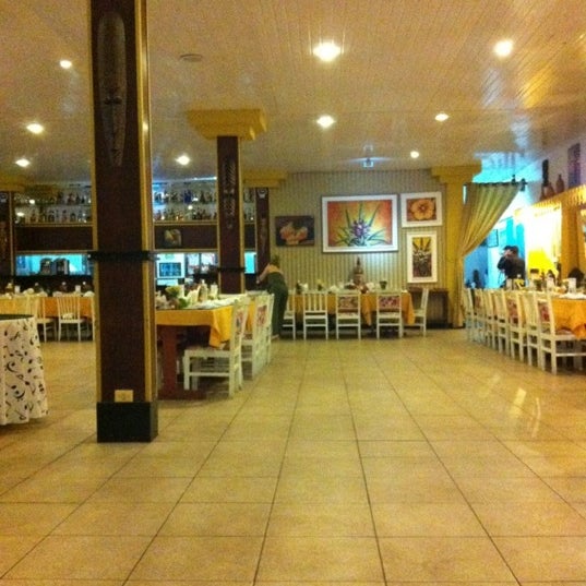 Photo taken at Restaurante Maracangalha by Isaac Newton S. on 1/3/2012