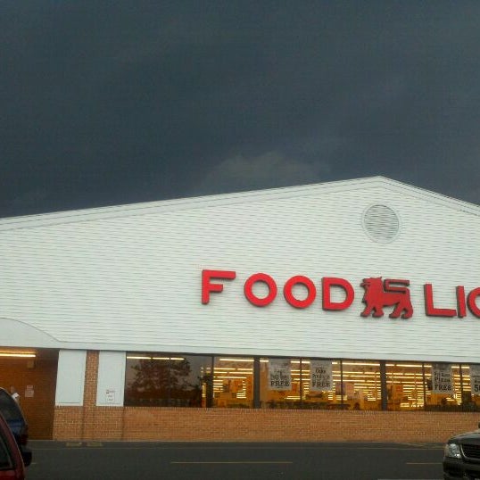 Lion food store Food Lion Grocery Store - 1 tip from 132 visitors