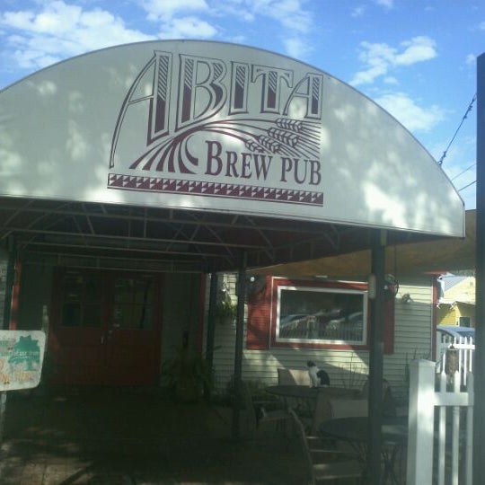 Foto scattata a Abita Brew Pub da Glenn T. il 1/26/2012