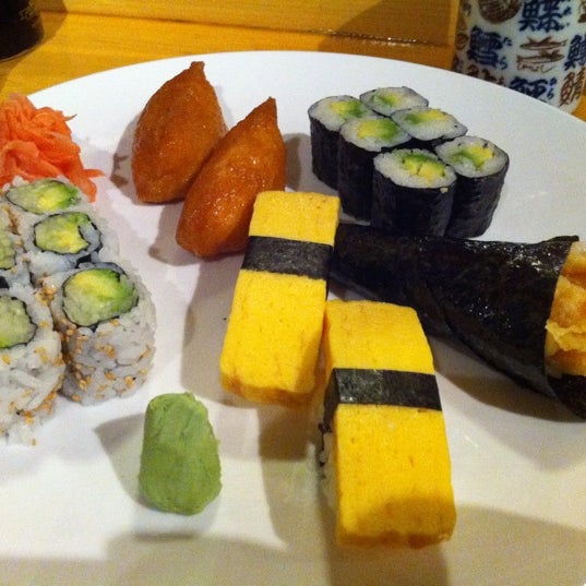 10/10/2011 tarihinde Valerie K.ziyaretçi tarafından Osaka Japanese Restaurant'de çekilen fotoğraf