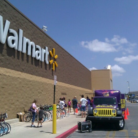 Walmart - Northwest Side - 팁 46개 Walmart