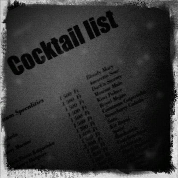 Das Foto wurde bei Cafe Solo - Cocktail Bar von Jack Gergely R. am 11/8/2011 aufgenommen