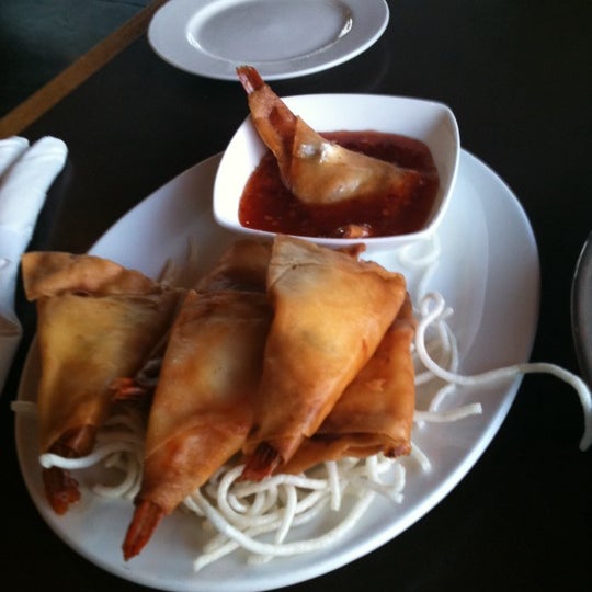 8/24/2011 tarihinde Karen G.ziyaretçi tarafından Noodles @ Boba Tea House'de çekilen fotoğraf