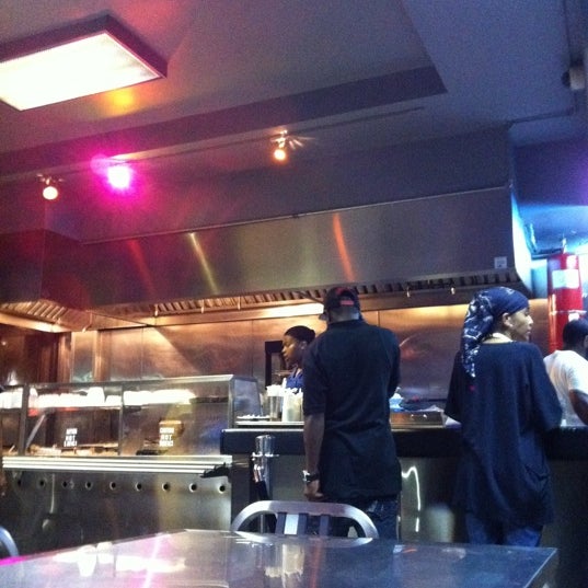 9/4/2011にJustin M.がDoug E&#39;s Chicken &amp; Wafflesで撮った写真