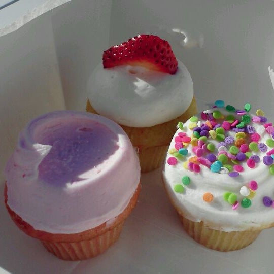 Cupcake Island Cupcake Shop in Omaha